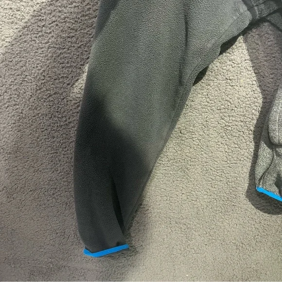 Patagonia Synchilla Men’s Gray and Blue Button Up Fleece Jacket Hood Size M - Picture 3 of 9